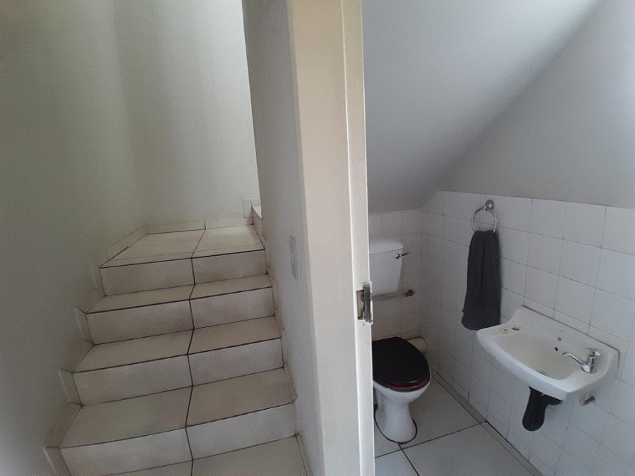 2 Bedroom Property for Sale in Rustenburg Central North West